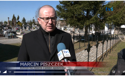 Zdjęcie do Cmentarz wojenny w Jędrzejowie z nowym oświetleniem