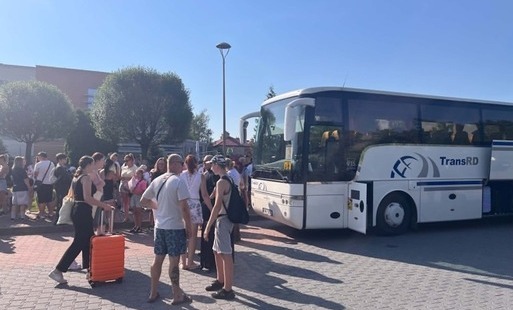 Zdjęcie do W Gminie Jędrzej&oacute;w rozpoczęła się akcja &bdquo;Szczęśliwe Wakacje"